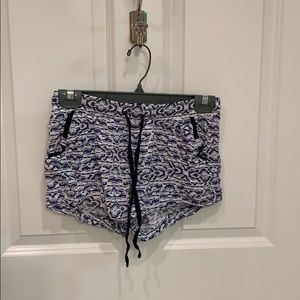 Blue and white wash pattern shorts
